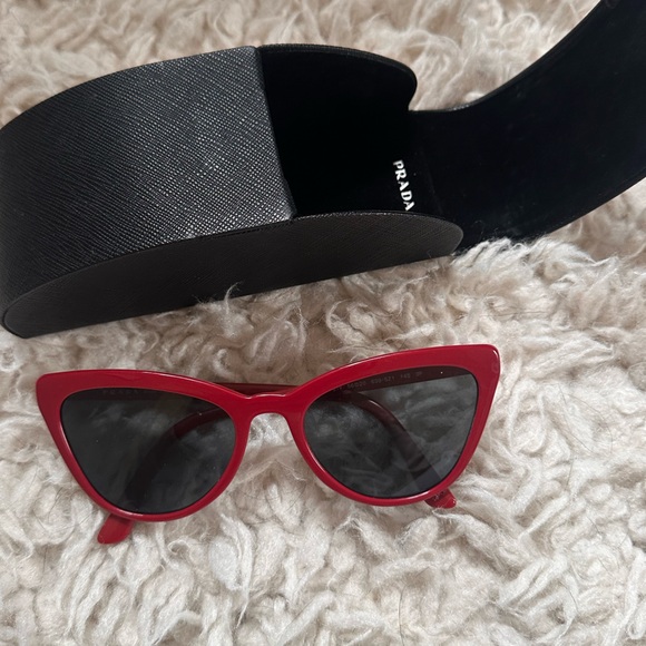 Prada red glasses - Picture 1 of 2
